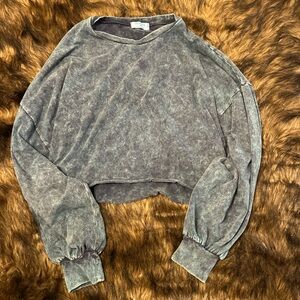 Zenana Outfitters Blue Gray Long Sleeve Crop Shirt